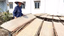Đặc sản miền Tây vào vụ Tết, giá nhích nhẹ