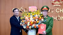 Thiếu tướng Nguyễn Quốc Hùng giữ chức Uỷ viên Thường trực Uỷ ban Quốc phòng và An ninh