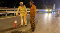 "Sờ gáy" nhà thầu thi công cẩu thả trên QL1A gây mất ATGT