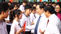 Chủ tịch Quốc hội dự Lễ khai giảng tại Vĩnh Long