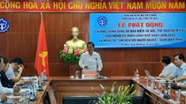 Trao tặng hơn 4.000 sổ BHXH, thẻ BHYT cho người có hoàn cảnh khó khăn ở Cà Mau