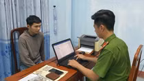 Lẻn vào khách sạn ở TP Hồ Chí Minh cuỗm tiền rồi ra Huế “nghỉ dưỡng”
