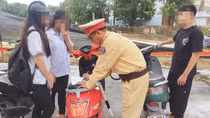 Xử phạt 436 phụ huynh vì giao xe cho con khi chưa đủ tuổi điều khiển