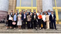 Tác nghiệp ở Đại lễ đường