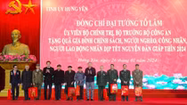 Nghĩa cử ấm áp của Đại tướng Tô Lâm với bà con tỉnh Hưng Yên khi Tết Nguyên đán gần kề