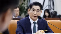 Hàn Quốc bắt cựu Bộ trưởng Quốc phòng Kim Yong-hyun