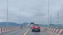 Cứu sống nam thanh niên nhảy cầu tự tử vì áp lực thua lỗ chứng khoán