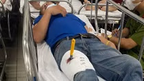 Giấu vợ đem tiền trả nợ, người chồng tự đâm vào đùi, dàn cảnh bị cướp