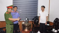 Vì sao Chủ tịch UBND thị xã Cửa Lò bị khởi tố?