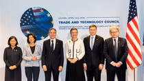 EU và Mỹ thúc đẩy vai trò lãnh đạo xuyên Đại Tây Dương