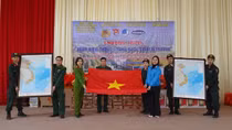 “Xuân biên cương - Nâng bước em đến trường” tại miền biên giới Lào Cai