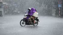Mưa to và dông ở nhiều tỉnh thành phía Bắc, thời tiết mát mẻ