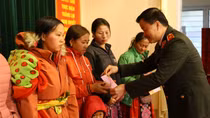Ấm lòng người dân vùng cao Sơn La trong ngày đông giá