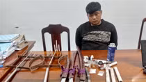 Bắt đối tượng mua bán ma túy, thu giữ một số hung khí nguy hiểm