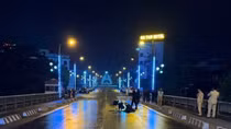 Hai người Hàn Quốc đi xe máy tự gây tai nạn, 1 người tử vong