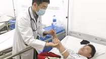 Một đêm cấp cứu 6 ca đột quỵ trẻ tuổi