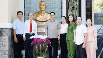 Chủ tịch Quốc hội tưởng nhớ, tri ân cố Chủ tịch Quốc hội Nguyễn Hữu Thọ