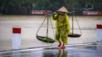 Miền Trung và Nam Bộ chiều tối mưa to