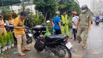 Nam sinh viên tử vong sau va chạm trên đường trơn trượt
