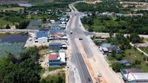 Cận cảnh dự án đường cứu nạn hàng trăm tỷ đồng thi công kéo dài hơn thập kỷ