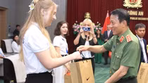 Dành sự quan tâm chu đáo cho con CBCS Bộ Nội vụ Belarus sang nghỉ dưỡng tại Việt Nam
