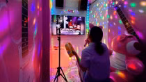 Khi Karaoke đội lốt music box