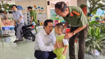 Công an Tiền Giang kịp thời khống chế kẻ nghi ngáo đá cầm dao vào trường mầm non