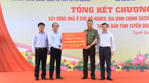 Những ngôi nhà thắm tình đoàn kết