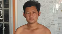 Khen thưởng người đàn ông cứu bé trai 3 tuổi bị kẻ "ngáo đá" ném xuống sông