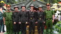 Nhiều cử nhân, sinh viên phố núi hăng hái tòng quân