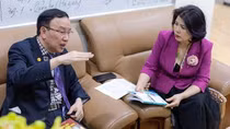 Nhiều bác sĩ chỉ muốn làm “thẩm mỹ” thì ai chữa 3.000 bệnh về da?