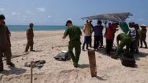 Ma túy trôi dạt trên biển được gắn thiết bị định vị để "chủ nhân" trục vớt