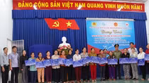 Công an Tây Ninh khám bệnh, hỗ trợ người nghèo hơn 800 triệu đồng