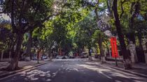 Ngày đầu nghỉ lễ, miền Bắc vùng núi mưa dông, đồng bằng oi nóng