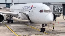 Sự cố trên chuyến bay LATAM Airlines làm nhiều hành khách bị thương