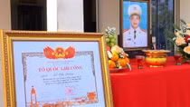 Trao Bằng Tổ quốc ghi công cho gia đình Thiếu tá Hồ Tấn Dương