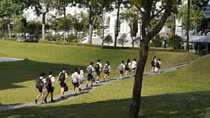Trường quốc tế Mỹ cho học sinh nghỉ học sớm hơn kế hoạch 1 tháng