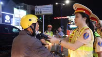 Khi người dân chung tay cùng CSGT