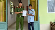 Công an giúp người đàn ông không giấy tờ, không nhà cửa ổn định cuộc sống
