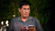 Người ngang tàng và lãng tử của miền đất Hoa phượng đỏ