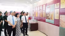 Triển lãm "Hình ảnh Chủ tịch Hồ Chí Minh trên báo chí cách mạng Việt Nam"