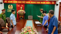 Thu tiền ấn phẩm thi tốt nghiệp trái quy định, một hiệu trưởng bị bắt