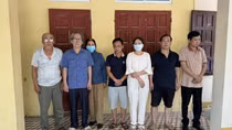 Tụ tập trong phòng ngủ, lập chiếu bạc hàng trăm triệu đồng