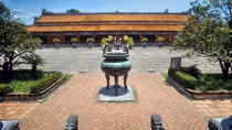 Việc nước - việc nhà