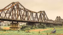 Bờ sông sóng phố