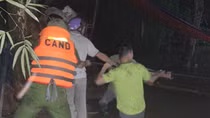 Lũ lên cao trong đêm, Công an Tuyên Quang sơ tán nhiều người mắc kẹt