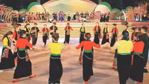 Xòe Thái rộn rã trời Xuân