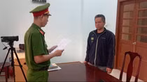 Mua hàng chục túi pháo nổ ém cùng súng săn, đạn chì