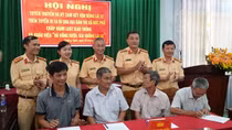 Quảng Ngãi: Chủ nhà hàng, quán ăn ký kết đảm bảo trật tự an toàn giao thông