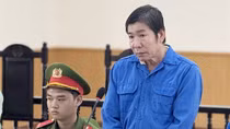 Chấp hành viên lấy tiền thi hành án để trả nợ và tiêu xài cá nhân